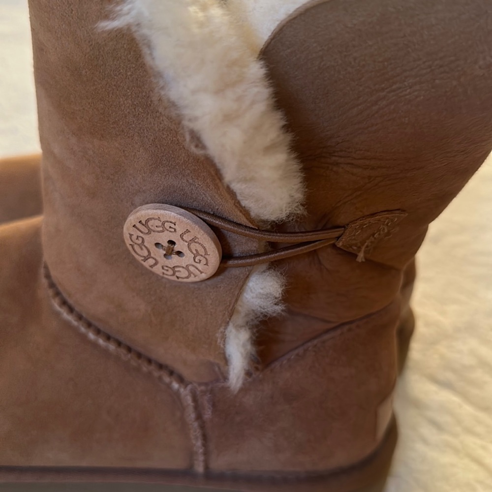 Ugg | Bailey Button Ii Chestnut Boot Size 10 - image 7